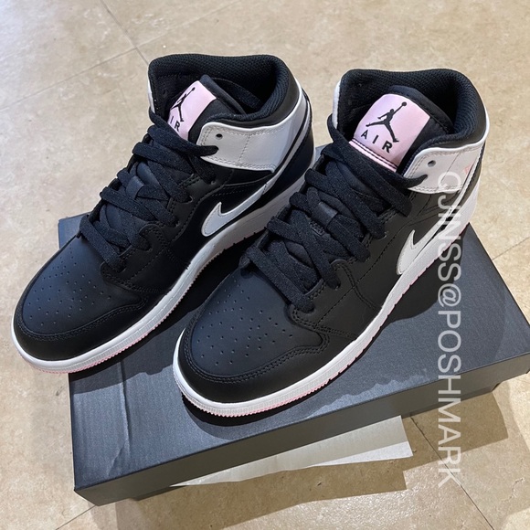 Air Jordan 1 Mid GS - Picture 5 of 10
